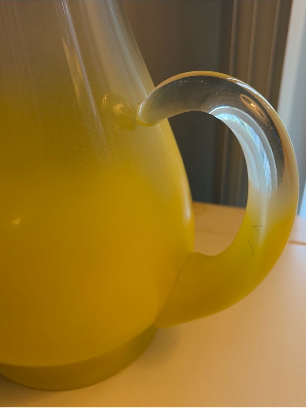 MCM ‘Blendo’ Yellow Frosted Glass Cocktail Pitcher, Mid Century Vintage 1950’s - Picture 3 of 8